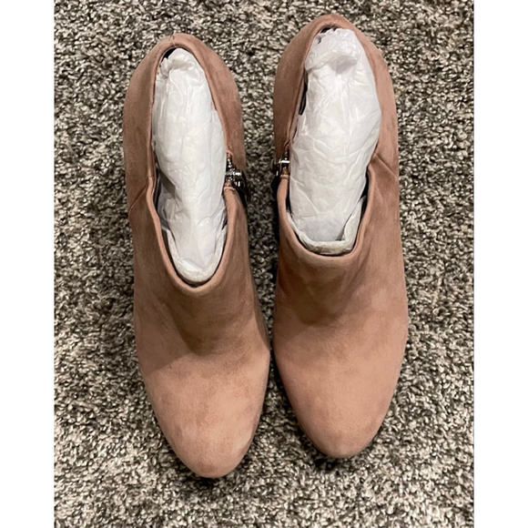 Vince Camuto Women's Elvin Bootie, Size 7, NWOB - Picture 3 of 4